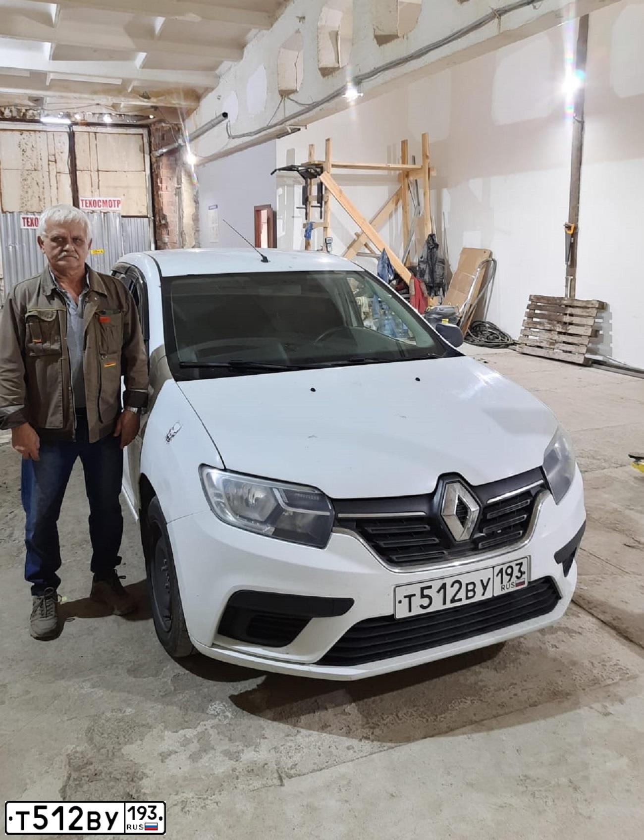 Фото автомобиля RENAULT LOGAN, 2020 — госномер Т794ХР196. Цвет: Белый