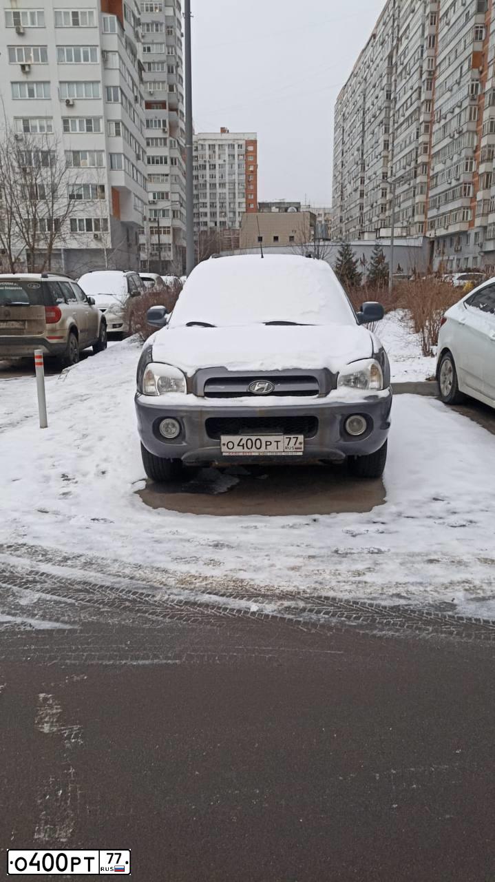 Фото автомобиля HYUNDAI SANTA FE, 2005 — госномер О563СМ797. Цвет: Серый
