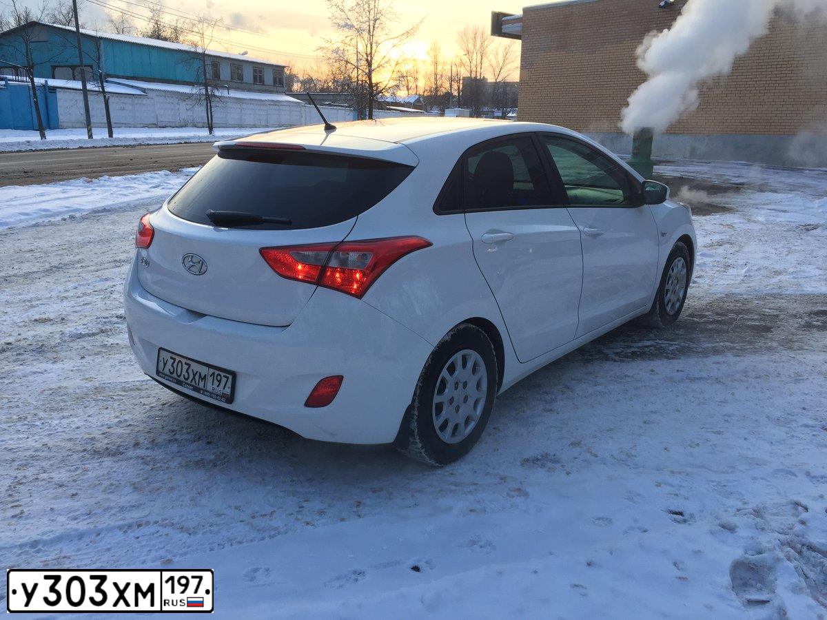 Фото автомобиля HYUNDAI I30, 2013 — госномер У897АВ550. Цвет: Белый