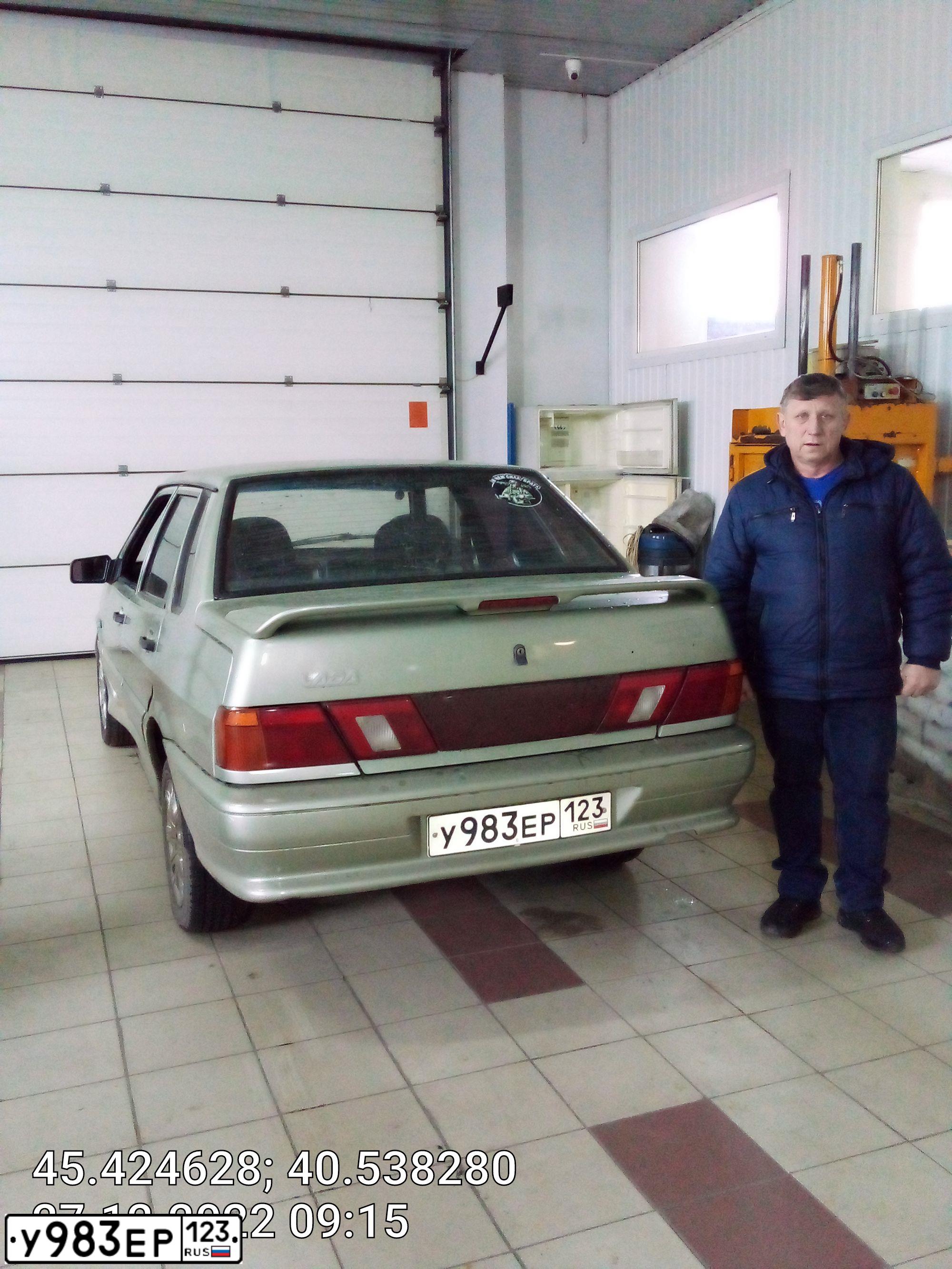 Фото автомобиля LADA 2115 SAMARA, 2006 — госномер У983ЕР123. Цвет: БЕЛО-ЗЕЛЕНЫЙ