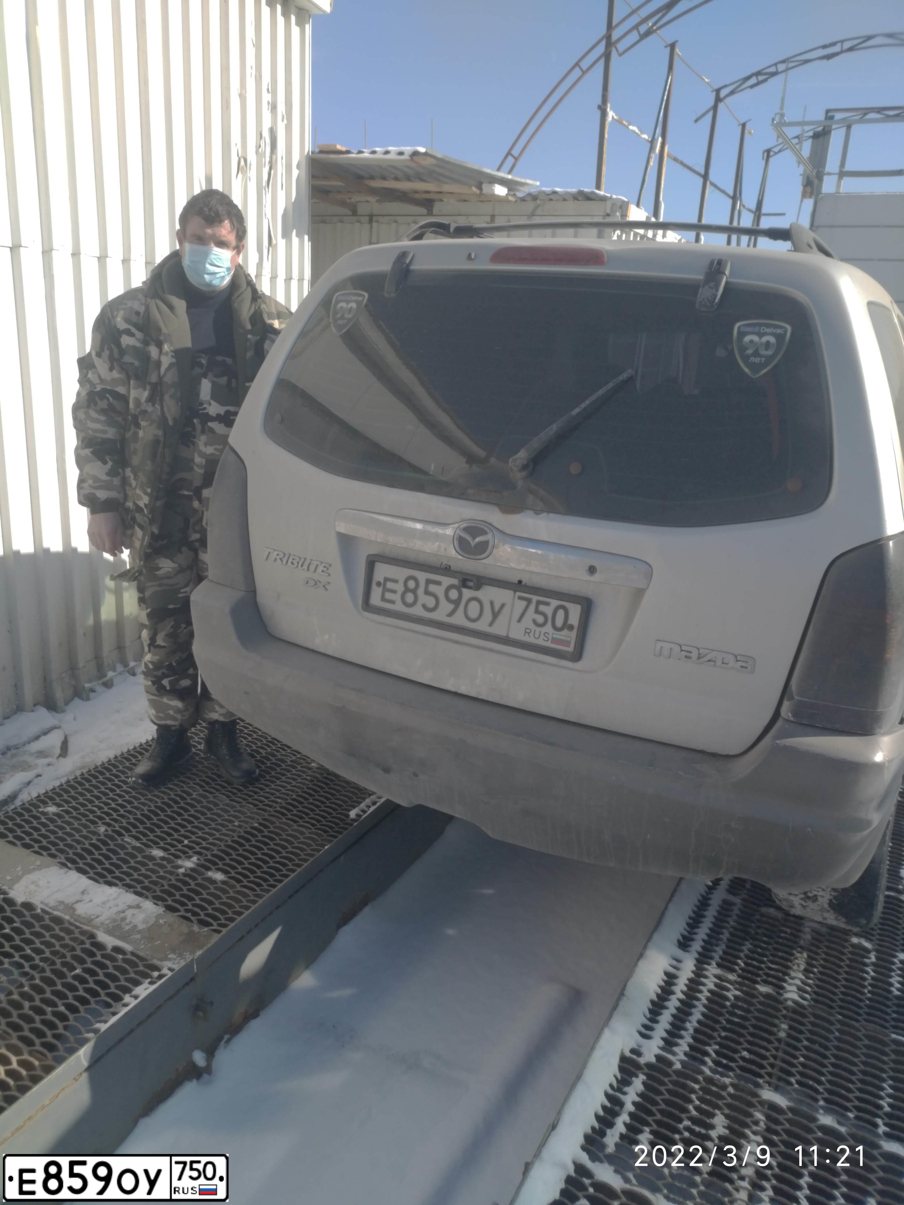 Фото автомобиля MAZDA TRIBUTE, 2000 — госномер Е859ОУ750. Цвет: БЕЛЫЙ (СВЕТЛО-СЕРЫЙ)