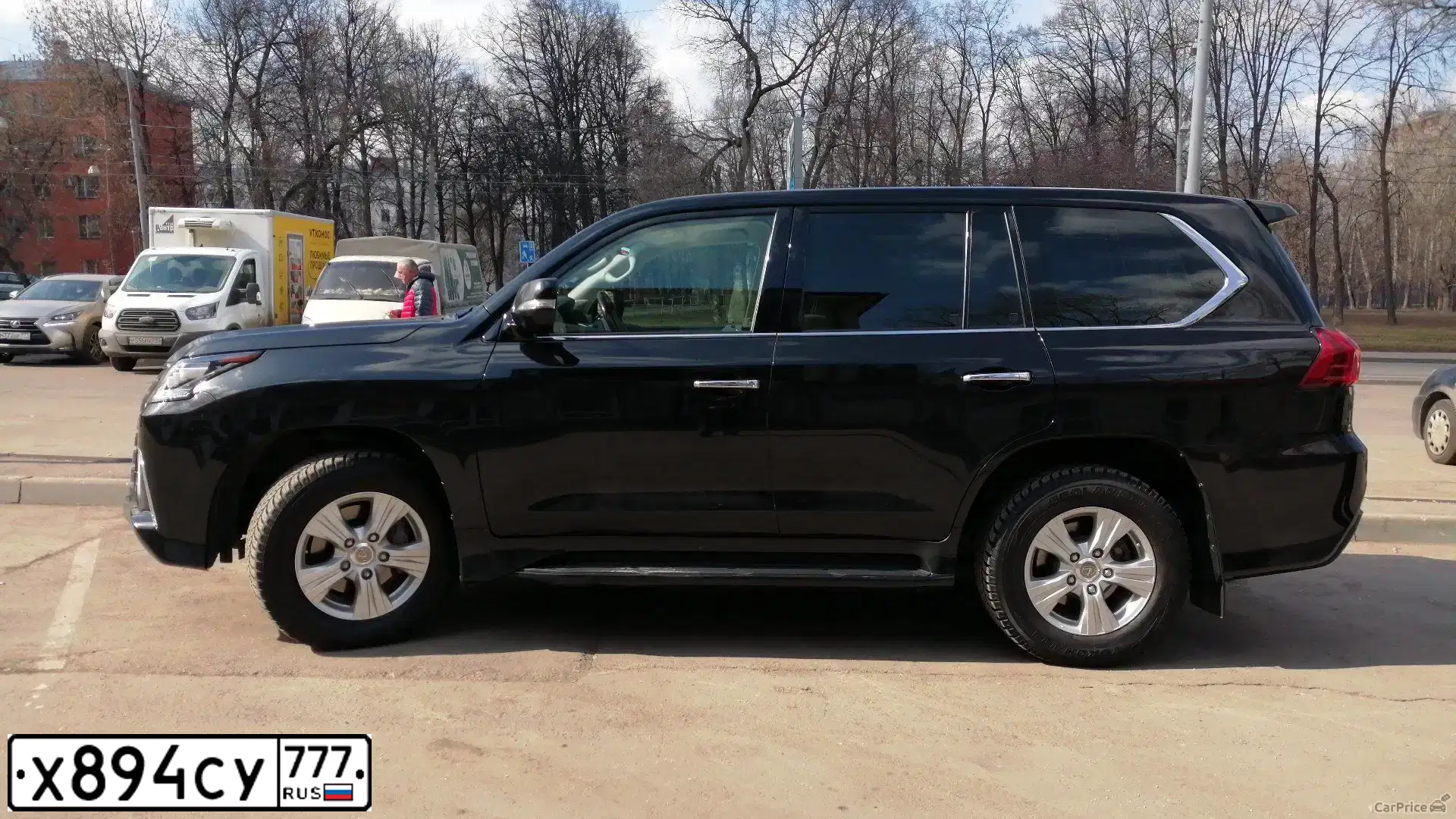 Фото автомобиля LEXUS LX, 2016 — госномер О456АК196. Цвет: ЧЕРНЫЙ