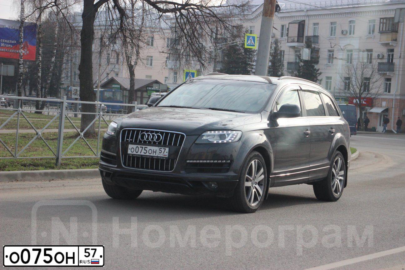 Фото автомобиля HYUNDAI SANTA FE, 2013 — госномер М300ВА57. Цвет: СЕРЫЙ