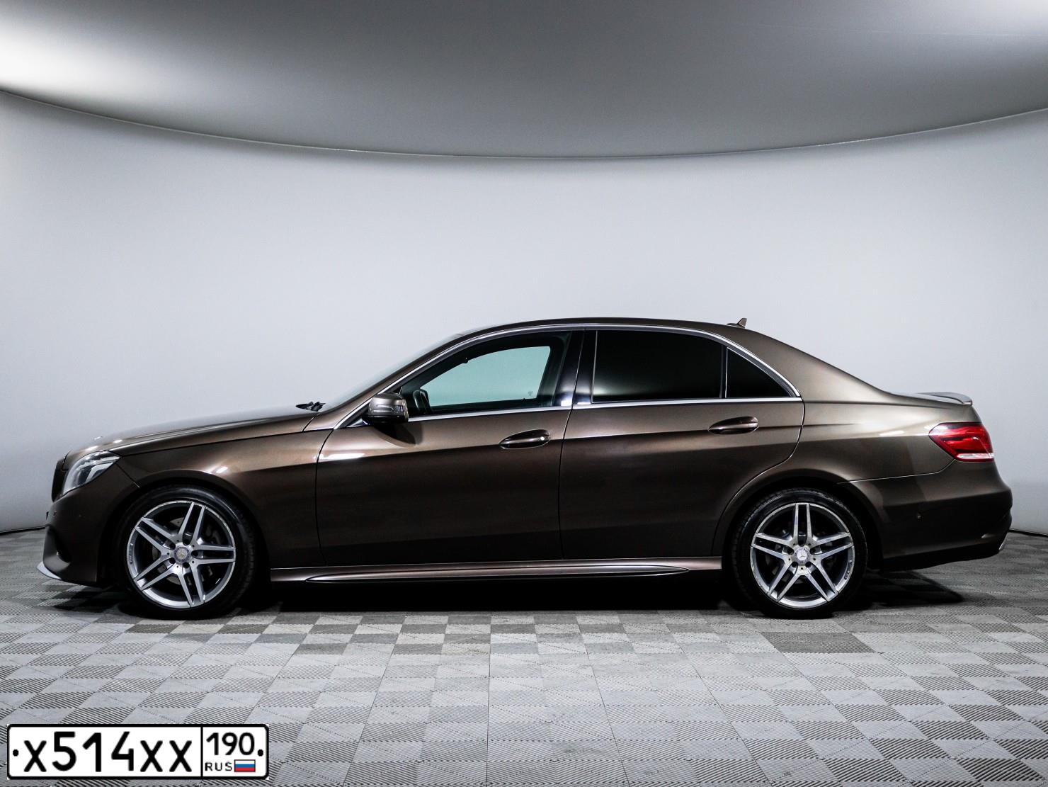 Фото автомобиля BMW SERIE 5, 2017 — госномер М615ЕН799. Цвет: ТЕМНО ЗЕЛЕНЫЙ
