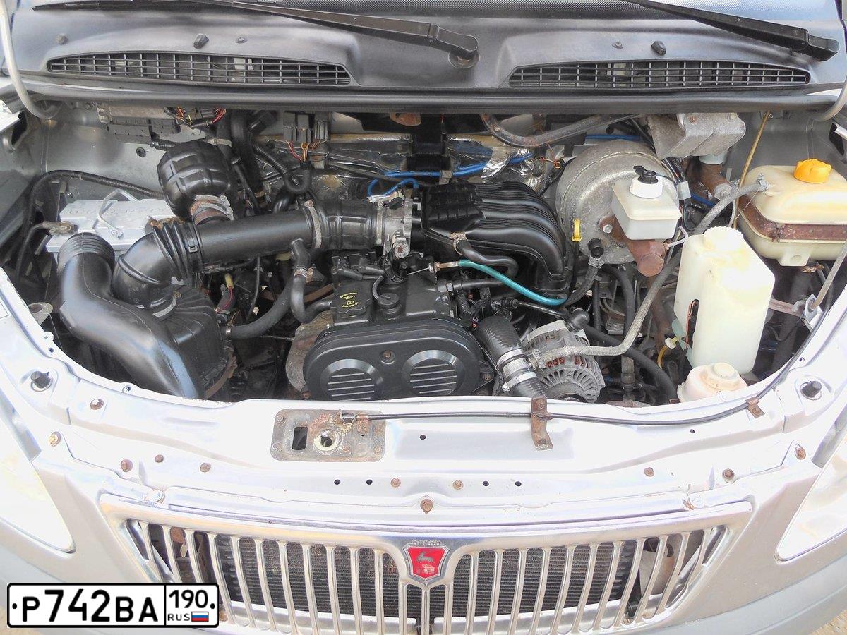 Фото автомобиля GAZ 2217 SOBOL, 2009 — госномер Р742ВА190. Цвет: СЕРЕБРИСТЫЙ