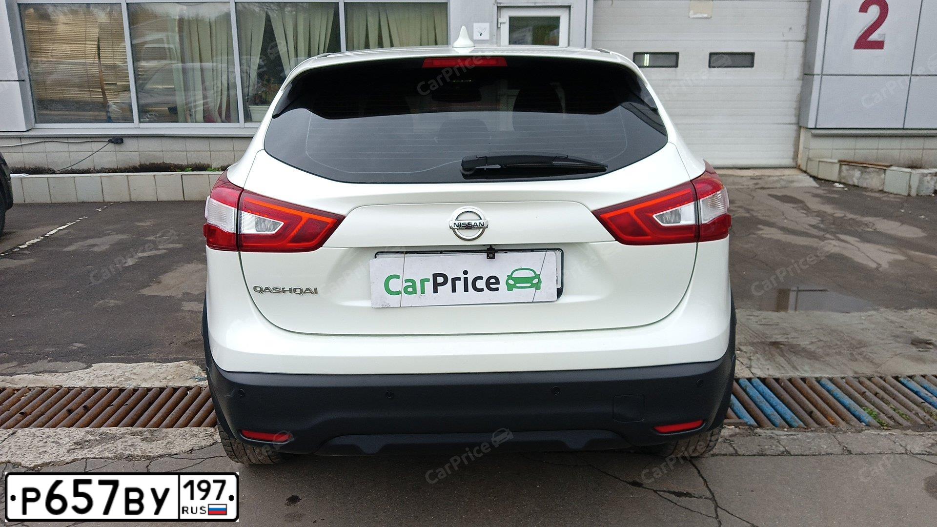 Фото автомобиля NISSAN QASHQAI, 2018 — госномер Т104РВ790. Цвет: Белый
