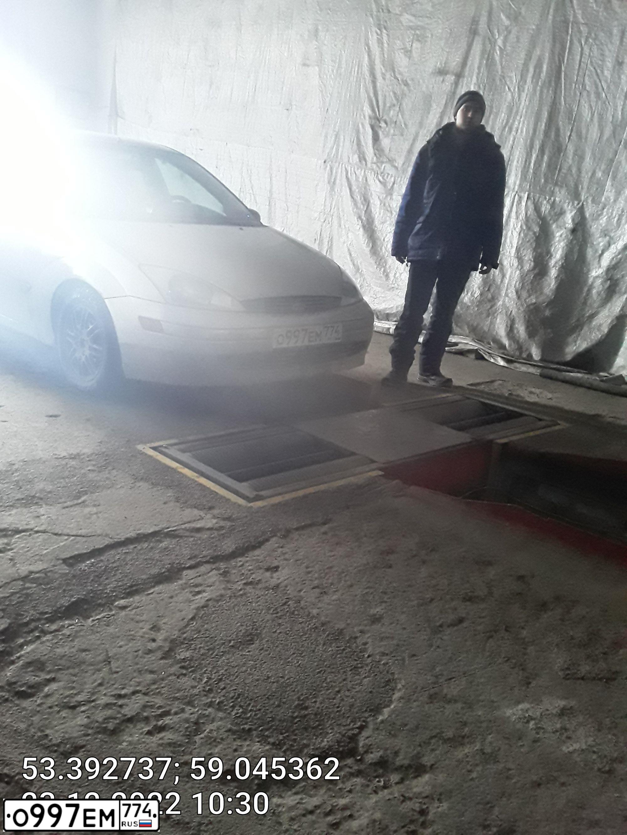 Фото автомобиля FORD D FOCUS, 2002 — госномер О997ЕМ774. Цвет: СЕРЕБРИСТЫЙ
