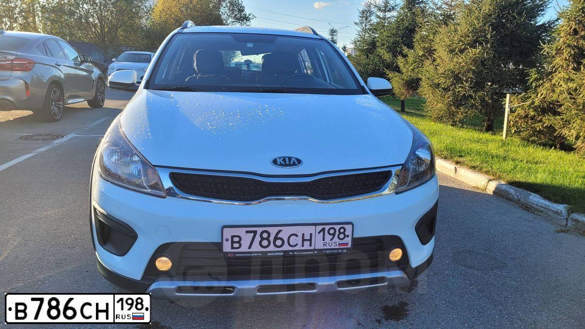 Фото автомобиля KIA RIO, 2019 — госномер К878ОЕ53. Цвет: БЕЛЫЙ