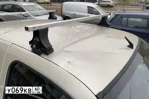 Фото автомобиля RENAULT SYMBOL, 2007 — госномер У069КВ60. Цвет: БЕЖЕВЫЙ
