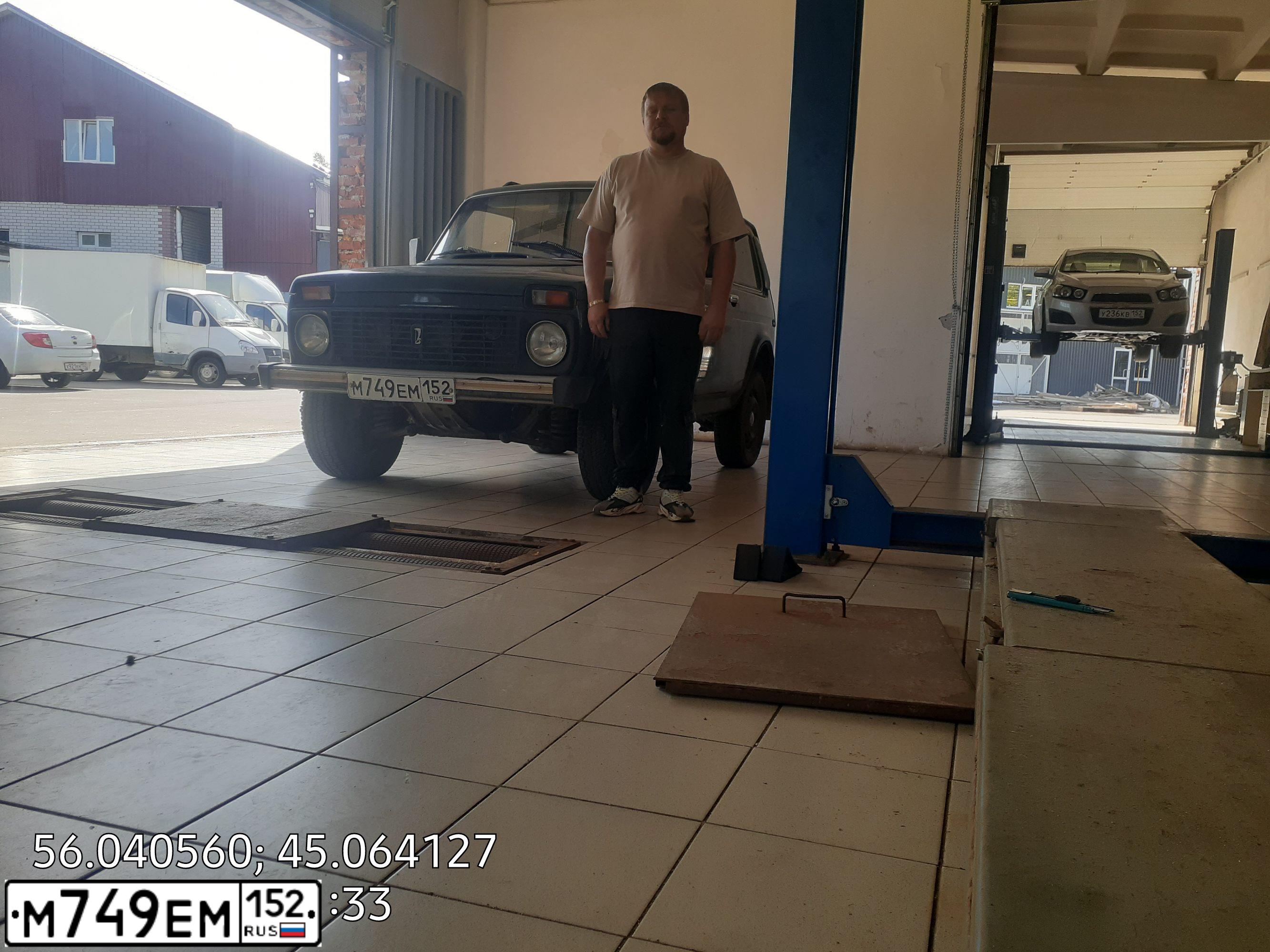 Фото автомобиля LADA 2121 NIVA, 2002 — госномер М749ЕМ152. Цвет: СИНЕ-ЗЕЛЕНЫЙ