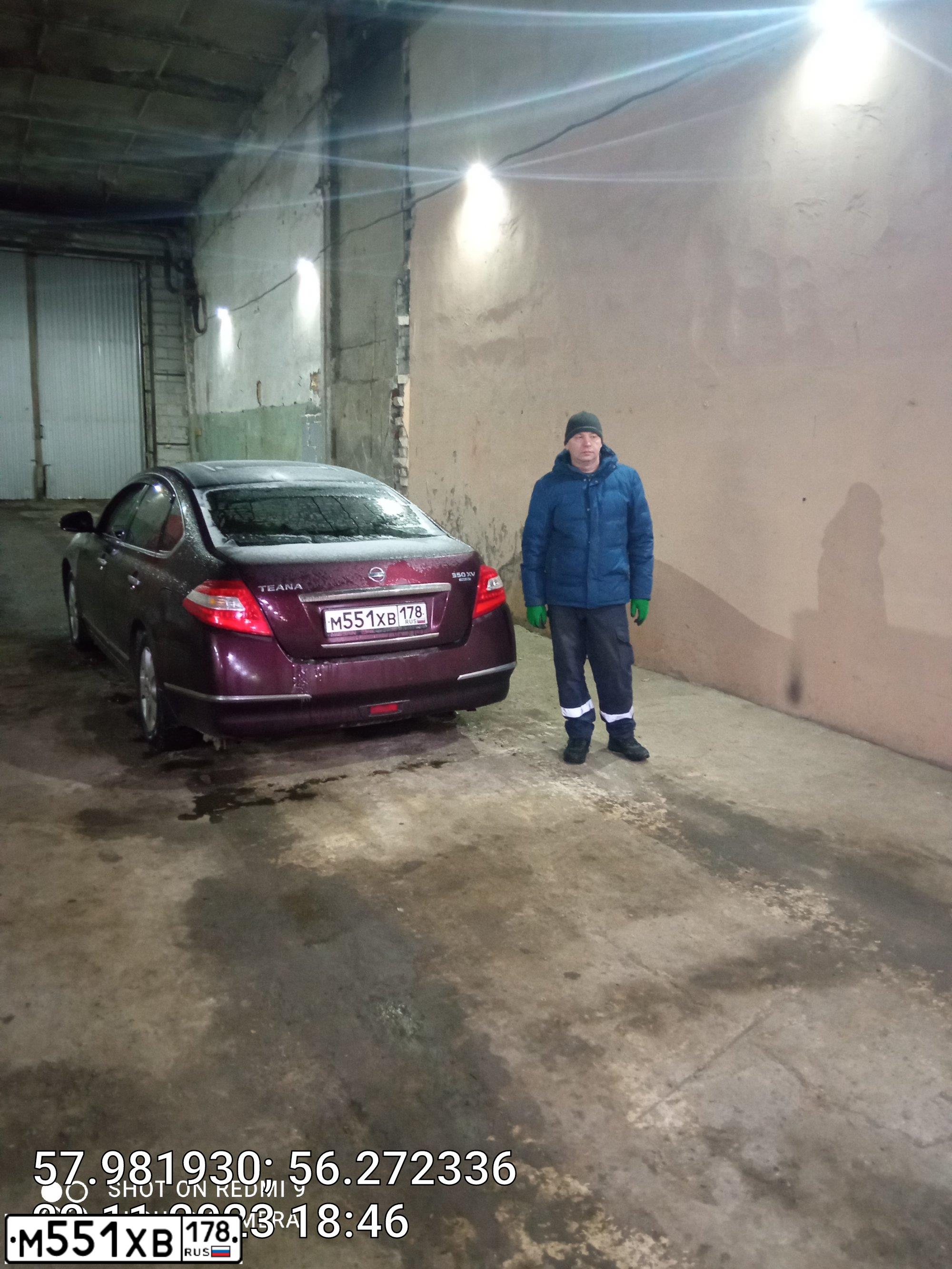 Фото автомобиля NISSAN TEANA, 2011 — госномер М040ВВ790. Цвет: ТЕМНО-БОРДОВЫЙ
