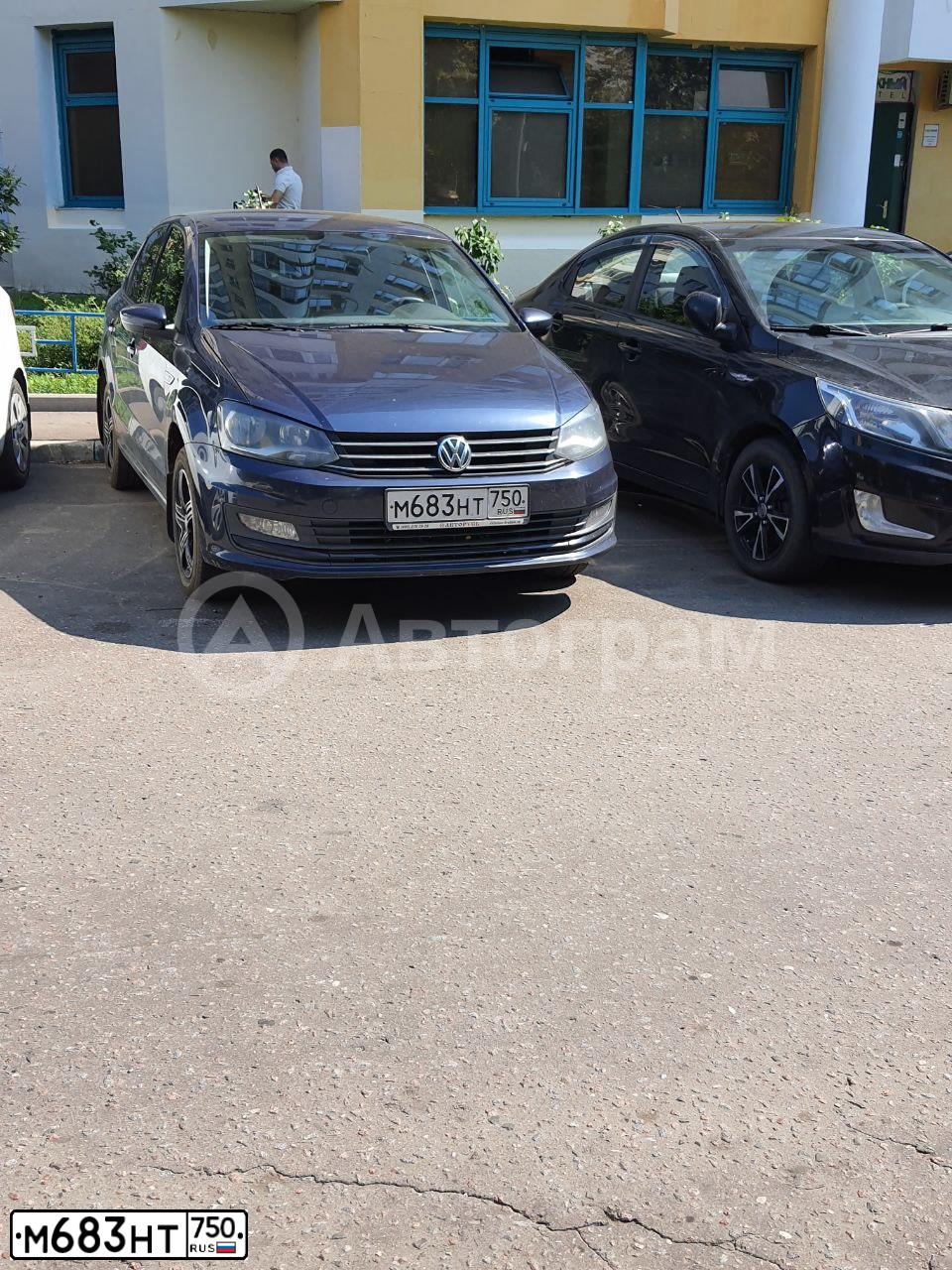 Фото автомобиля VOLKSWAGEN POLO, 2016 — госномер М683НТ750. Цвет: СИНИЙ ТЕМНЫЙ