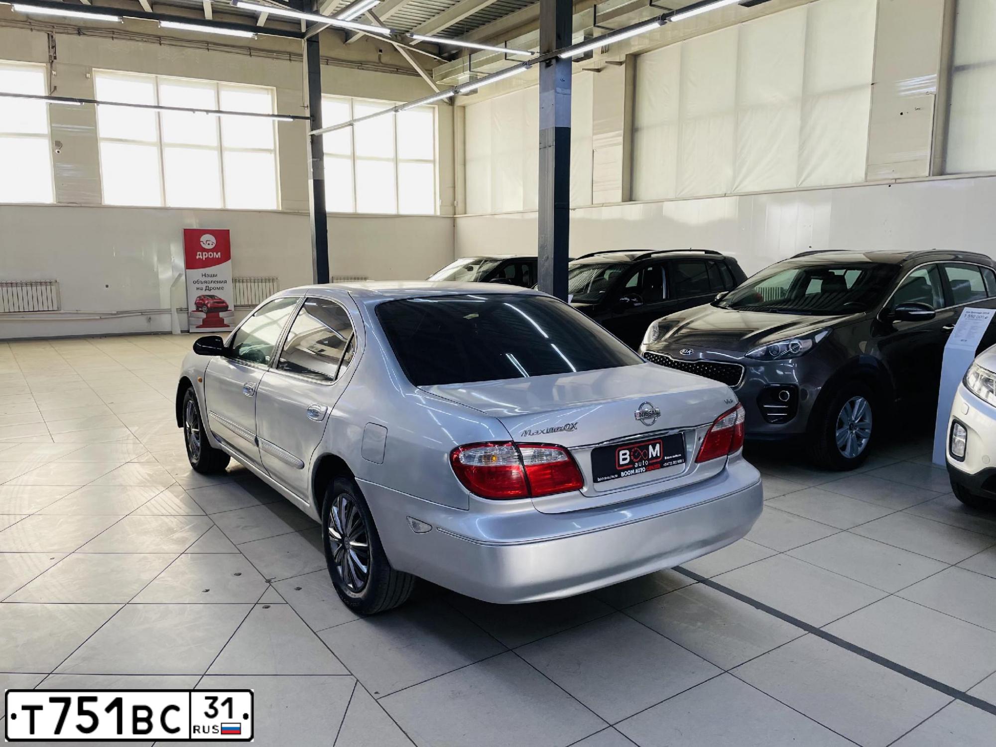 Фото автомобиля NISSAN MAXIMA, 2000 — госномер Т751ВС31. Цвет: Серебристый