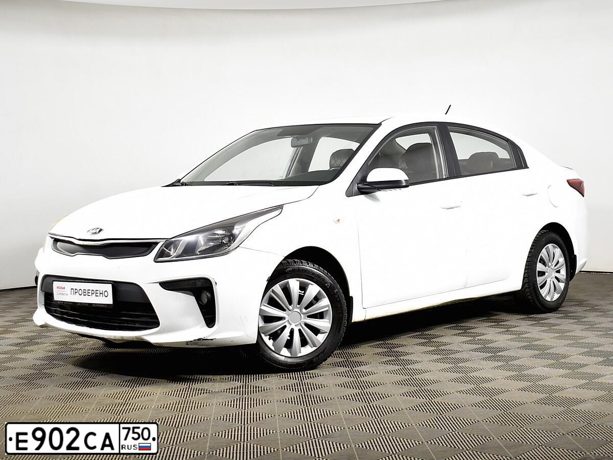 Фото автомобиля KIA RIO, 2018 — госномер Н575СА790. Цвет: БЕЛЫЙ ЖЕЛТЫЙ СЕРЫЙ