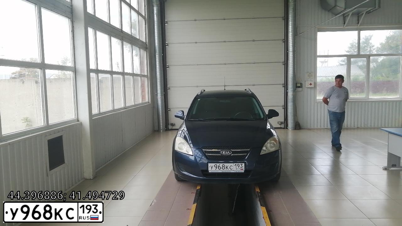 Фото автомобиля KIA CEE'D, 2008 — госномер А001АТ193. Цвет: синий
