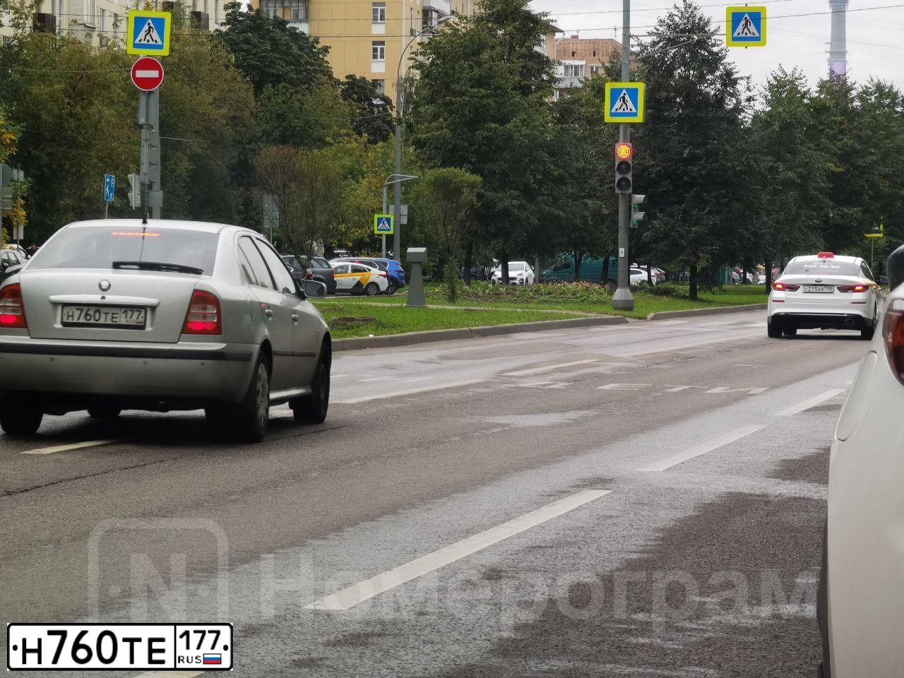 Фото автомобиля SKODA OCTAVIA, 2007 — госномер Н760ТЕ177. Цвет: СЕРЕБРИСТЫЙ