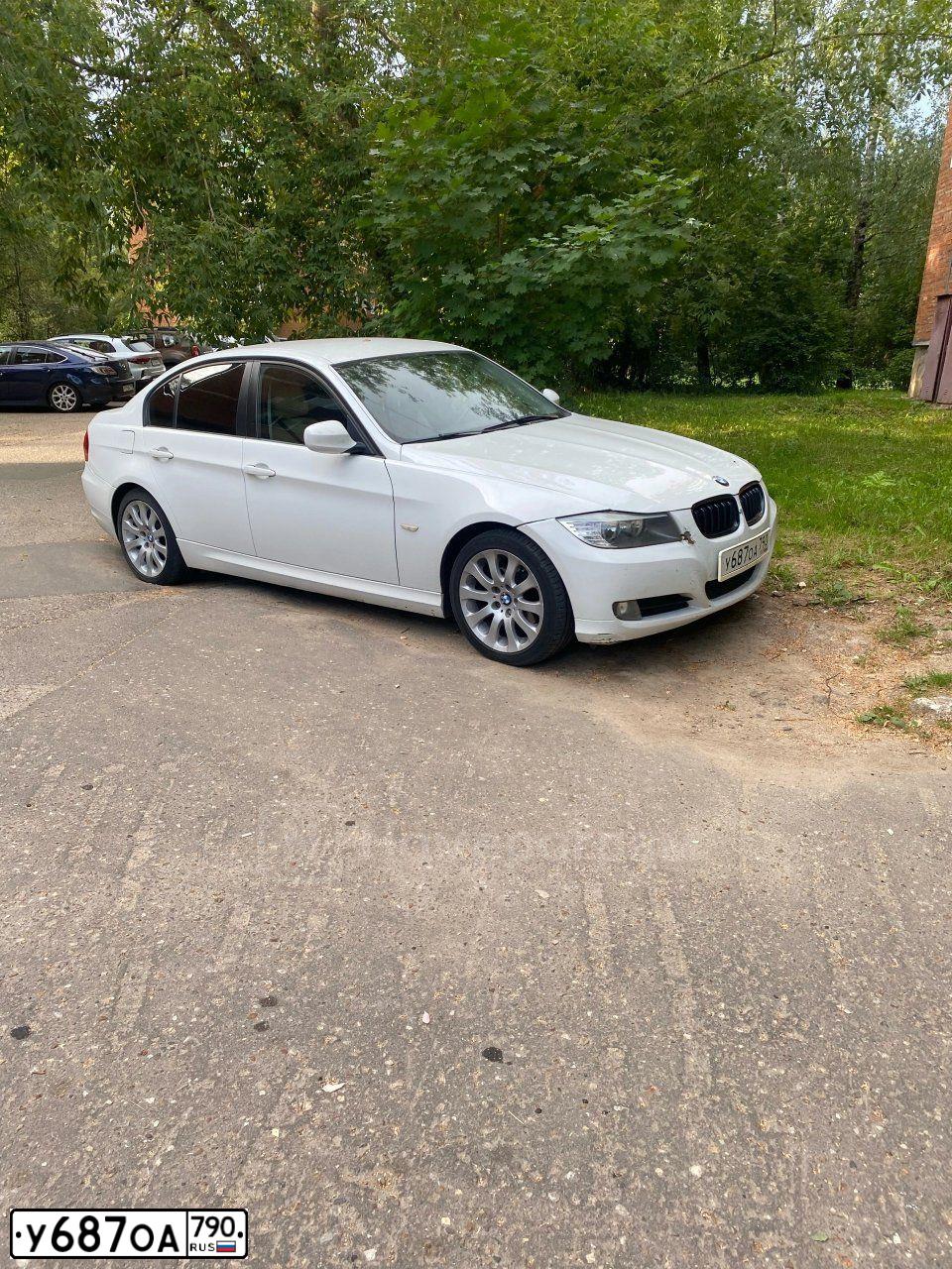 Фото автомобиля БМВ 318I, 2010 — госномер Х265МХ196. Цвет: Белый