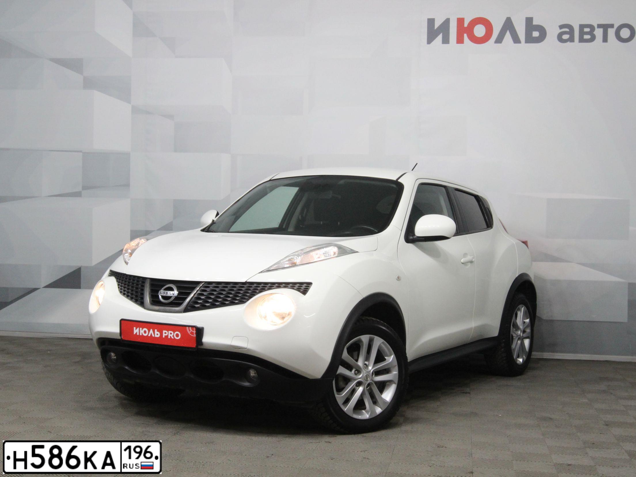 Фото автомобиля NISSAN JUKE, 2014 — госномер Т363СС196. Цвет: Белый