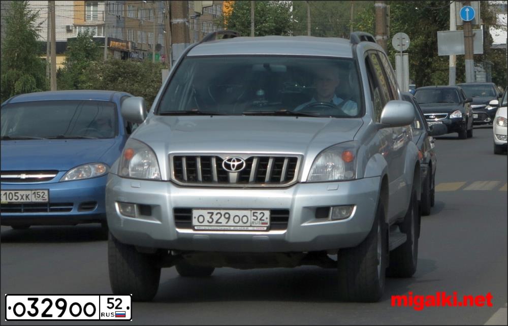 Фото автомобиля TOYOTA LANDCRUISER, 2008 — госномер Х445РХ152. Цвет: СВЕТЛО-СЕРЫЙ
