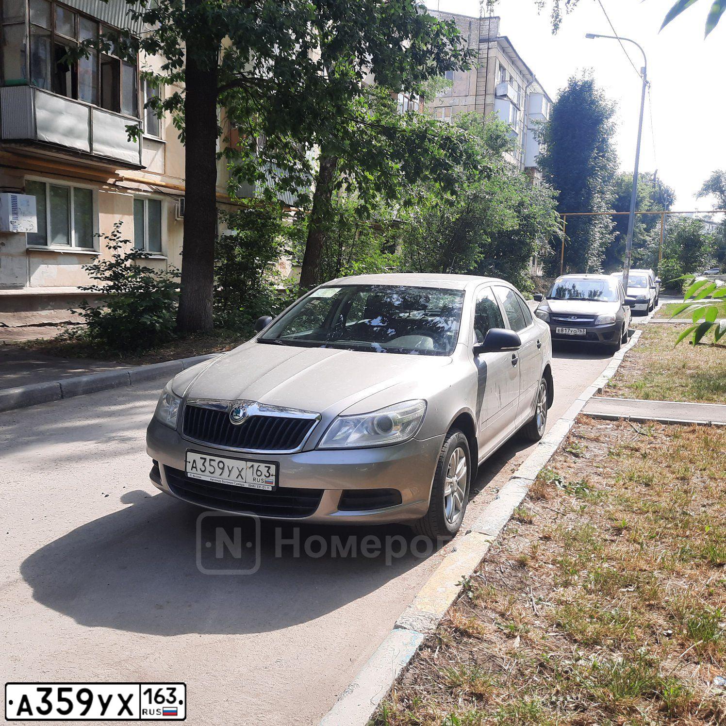 Фото автомобиля SKODA OCTAVIA, 2008 — госномер С070КР16. Цвет: Серебристый