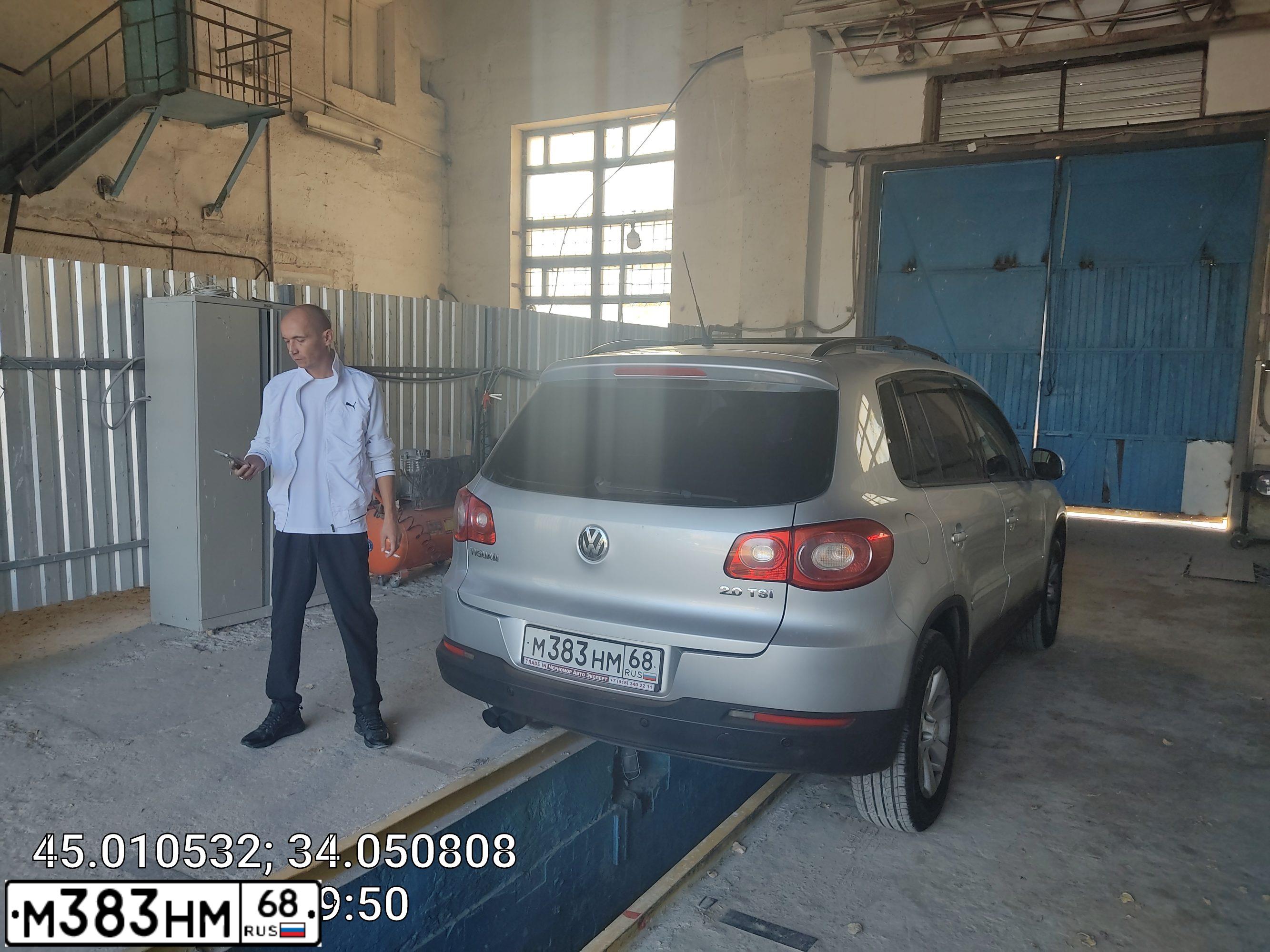 Фото автомобиля VOLKSWAGEN TIGUAN, 2010 — госномер М383НМ68. Цвет: СЕРЕБРИСТЫЙ