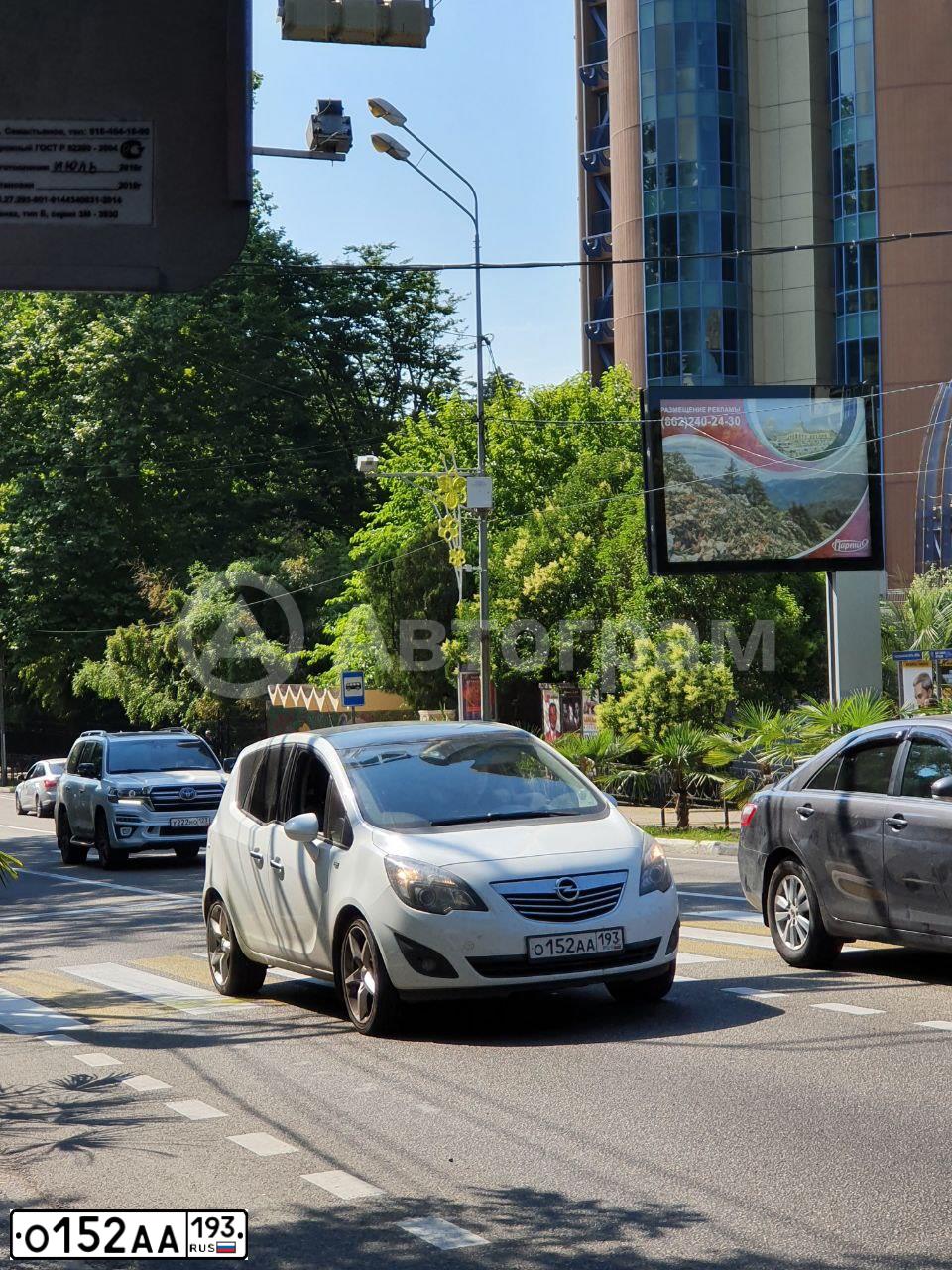 Фото автомобиля OPEL MERIVA, 2011 — госномер О152АА193. Цвет: Белый