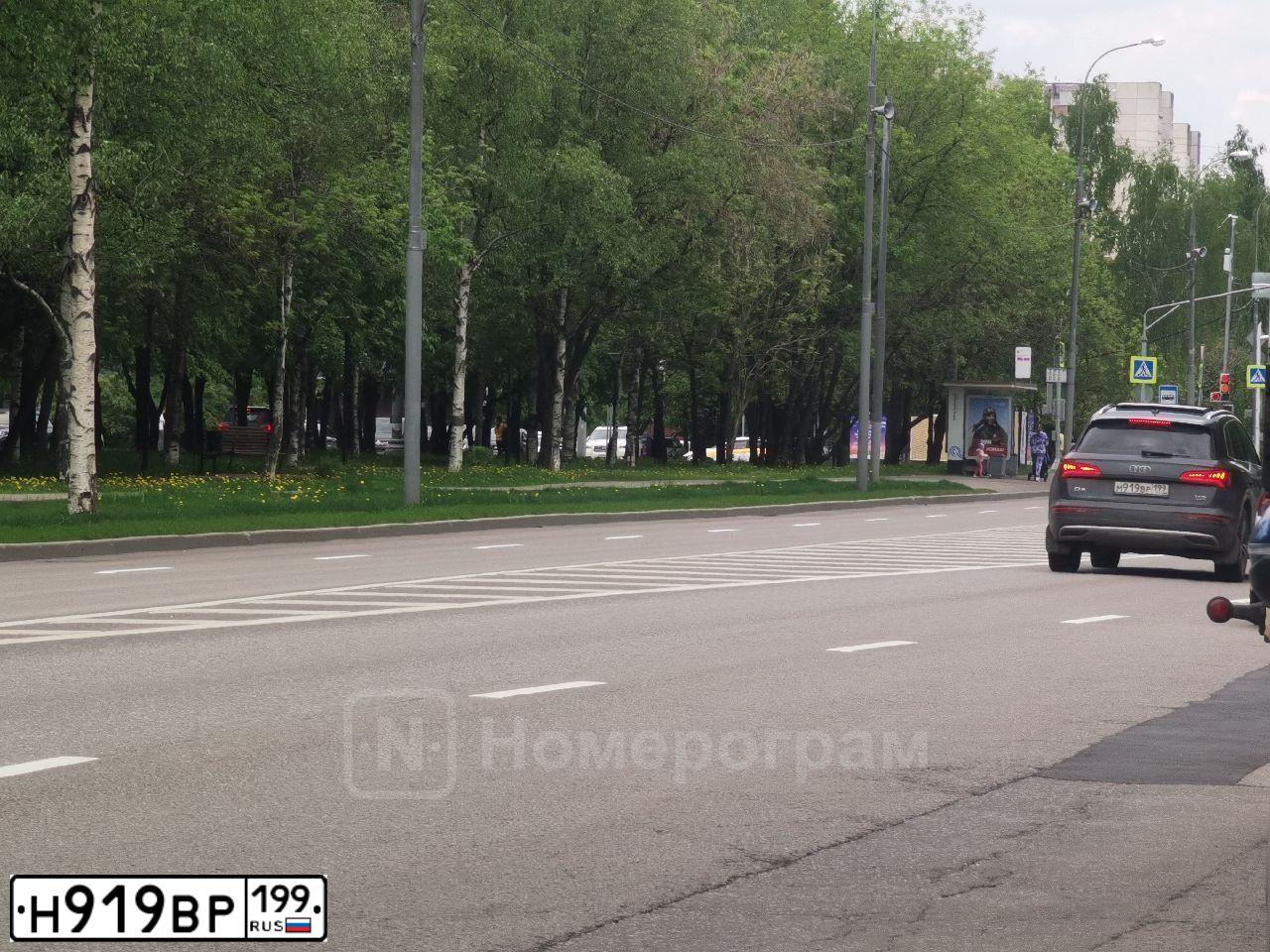 Фото автомобиля SUZUKI JIMNY, 2007 — госномер К030МУ33. Цвет: СЕРЫЙ
