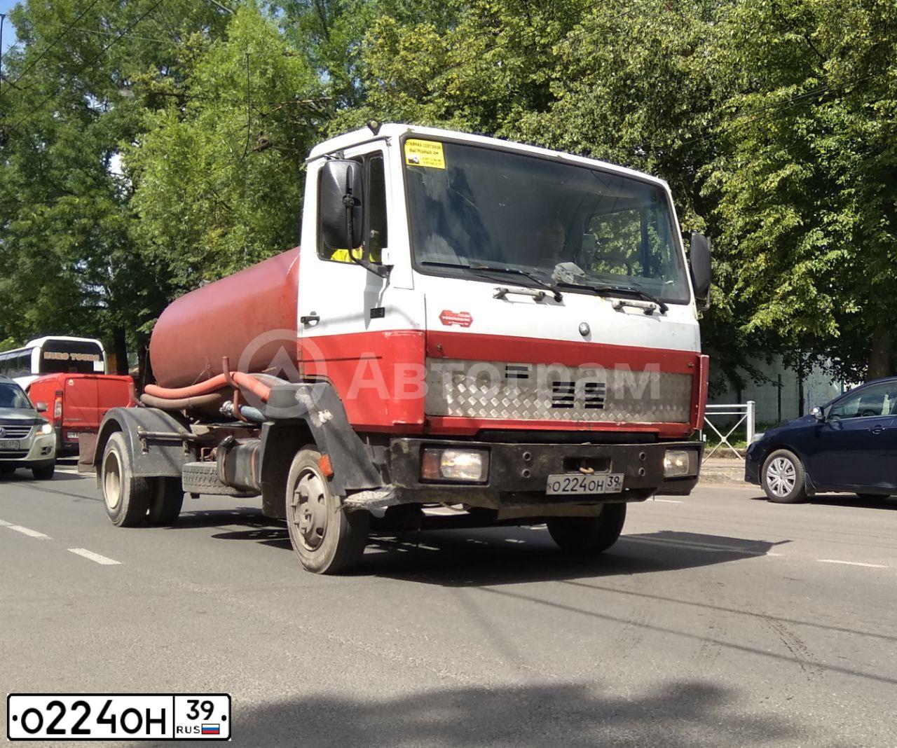 Фото автомобиля MERCEDES LK-SERIE, 1991 — госномер О224ОН39. Цвет: БЕЛО-КРАСНЫЙ