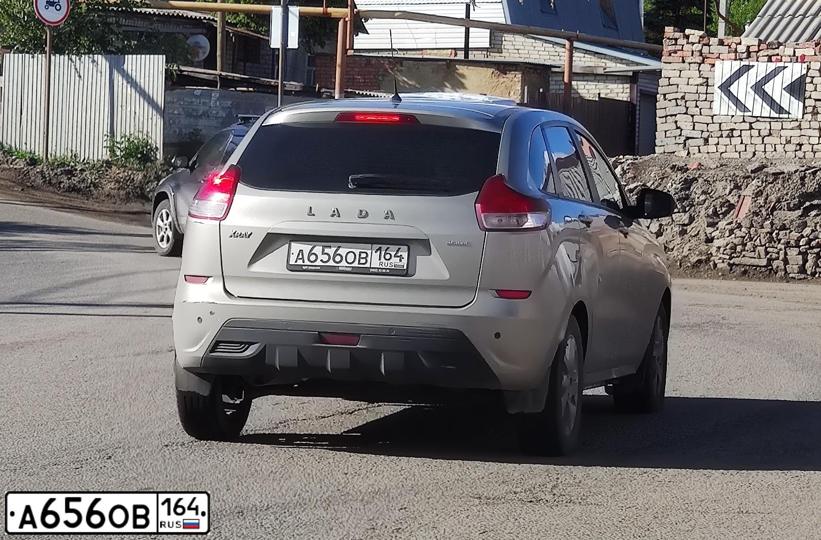 Фото автомобиля ЛАДА GAB130 LADA XRAY, 2016 — госномер М835КМ164. Цвет: СЕРО-БЕЖЕВЫЙ