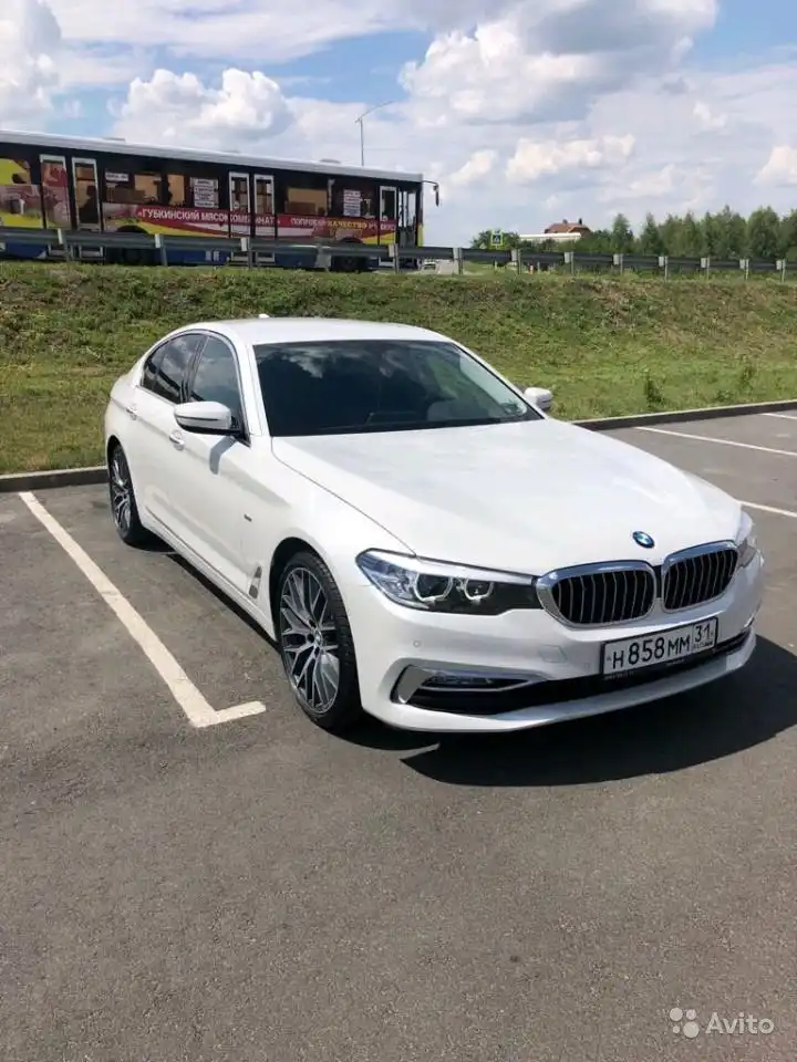 Фото автомобиля BMW SERIE 5, 2019 — госномер К863ММ142. Цвет: Белый