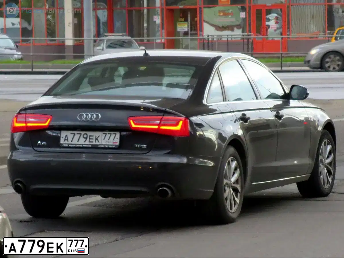 Фото автомобиля AUDI A6, 2014 — госномер Р434АУ181