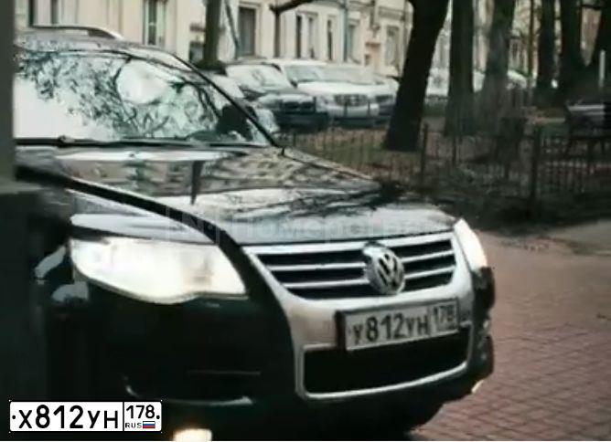 Фото автомобиля BMW SERIE 3, 2011 — госномер Е054ТУ60. Цвет: Белый
