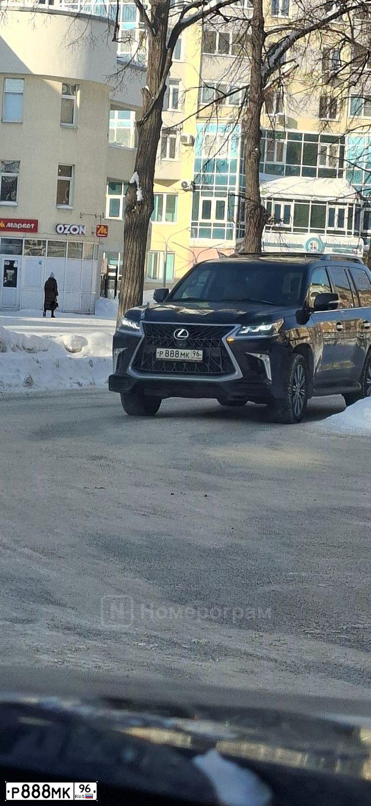 Фото автомобиля LEXUS LX, 2009 — госномер Р888МК96. Цвет: ЧЕРНЫЙ