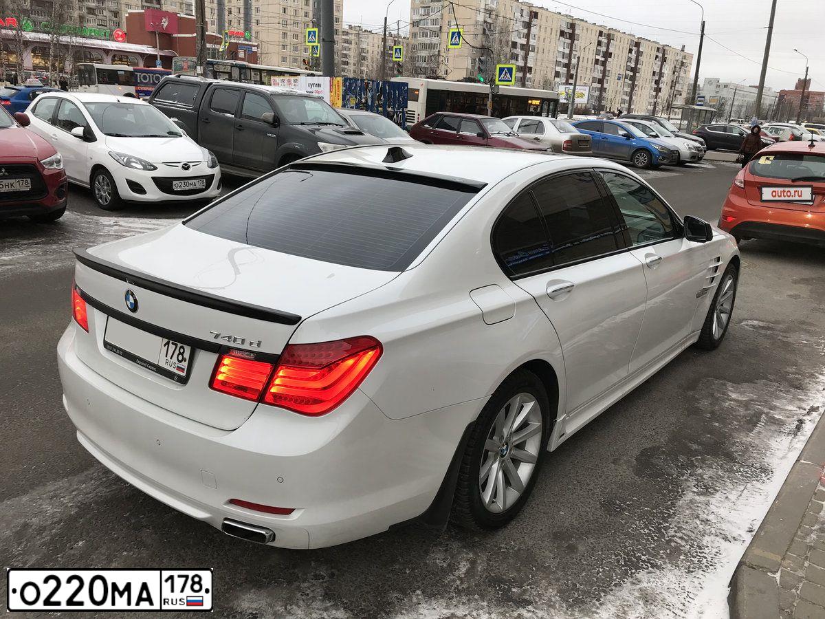 Фото автомобиля MERCEDES GLK-KLASSE, 2013 — госномер О220МА178. Цвет: СЕРЫЙ