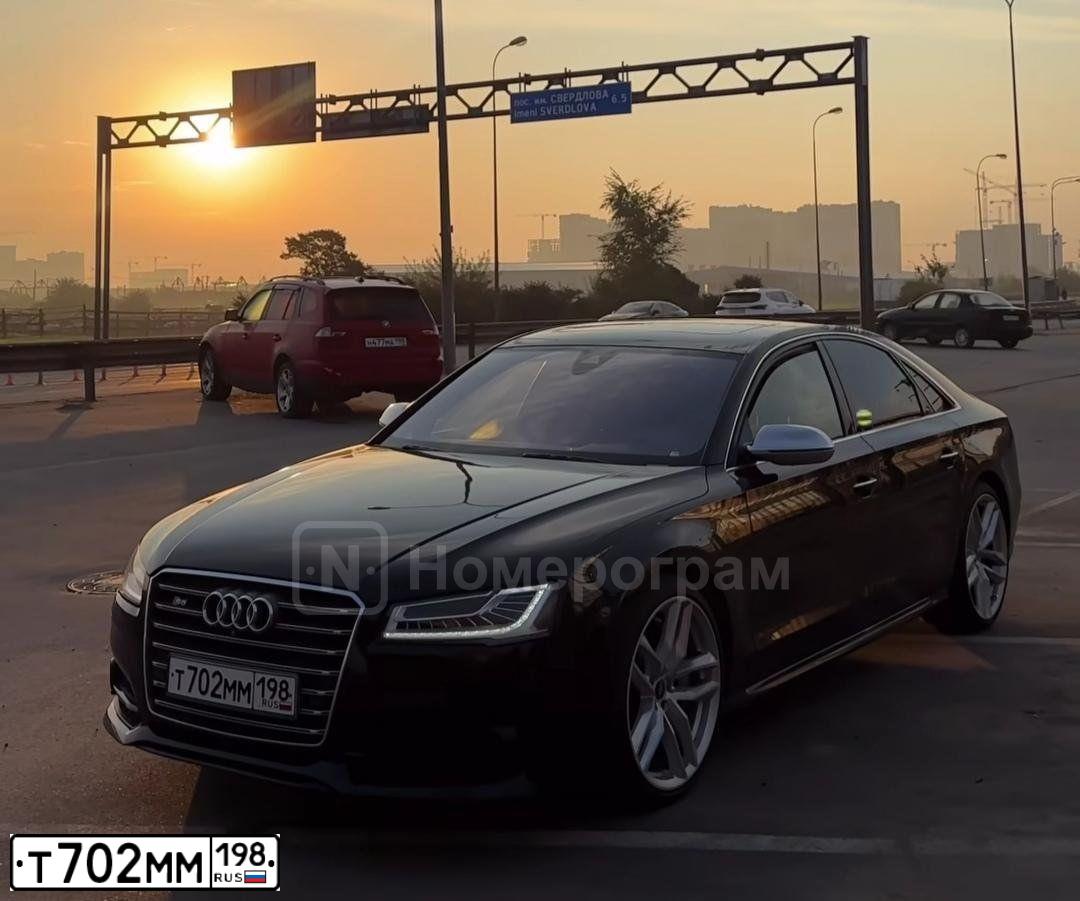 Фото автомобиля AUDI S8, 2015 — госномер Т702ММ198. Цвет: ЧЕРНЫЙ