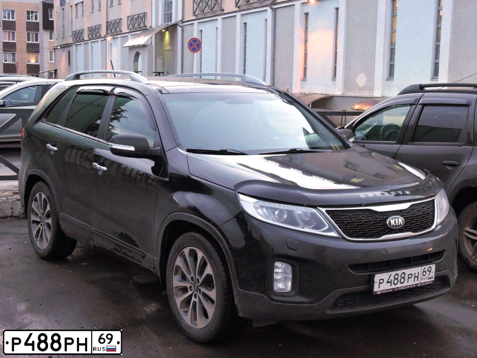 Фото автомобиля KIA SORENTO, 2012 — госномер Р488РН69. Цвет: ЧЕРНЫЙ