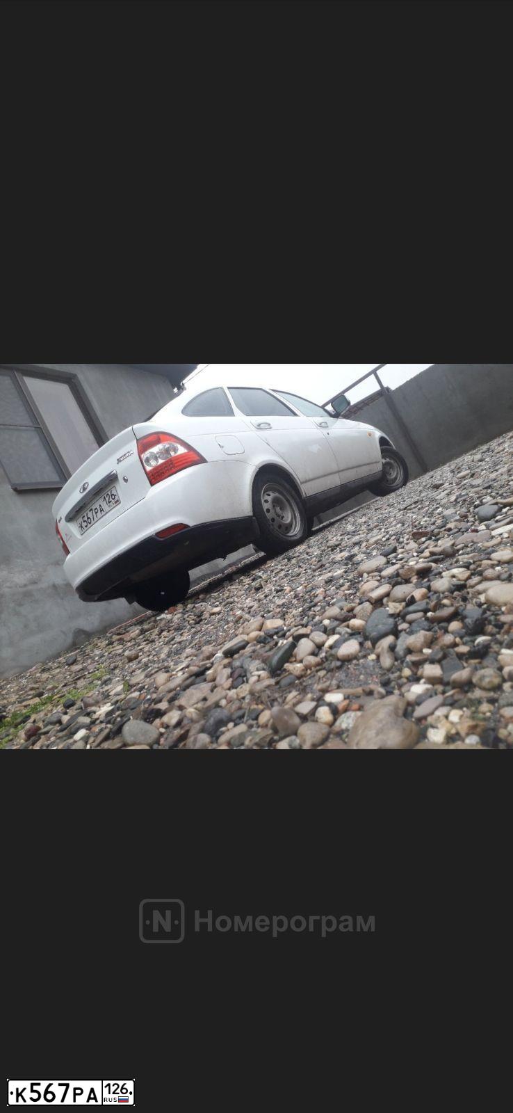 Фото автомобиля LADA 2172 PRIORA, 2013 — госномер М026НР26. Цвет: Белый