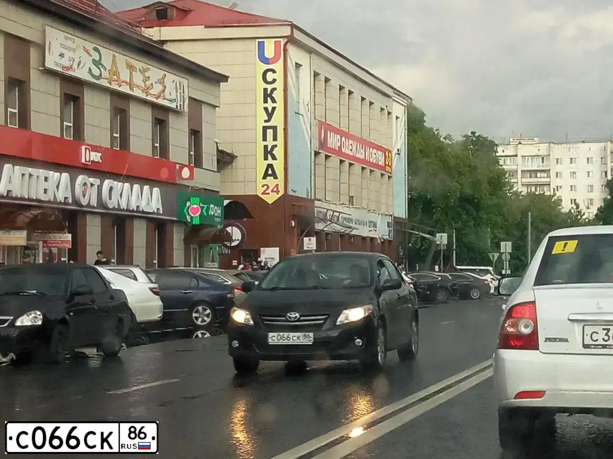 Фото автомобиля TOYOTA COROLLA, 2007 — госномер С066СК86. Цвет: ЧЕРНЫЙ