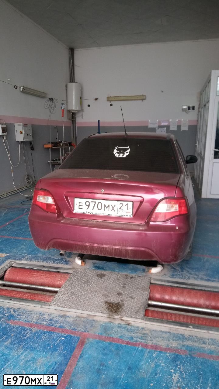 Фото автомобиля DAEWOO NEXIA, 2008 — госномер К293СА116. Цвет: КРАСНЫЙ