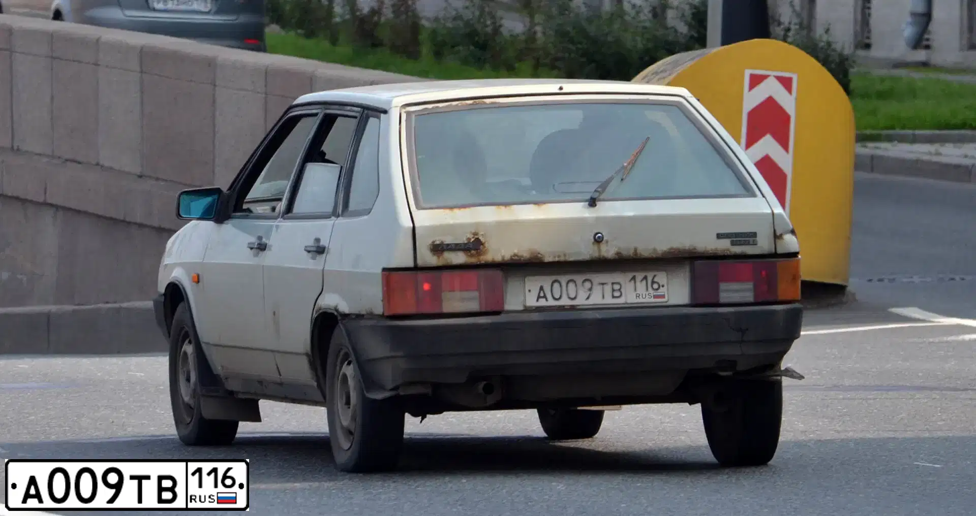 Фото автомобиля LADA 2109 SAMARA, 2002 — госномер М809СО198. Цвет: СЕРЕБРИСТО-ЖЕЛТО-ЗЕЛЕНЫЙ