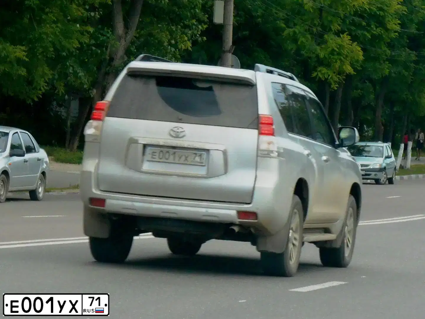 Фото автомобиля TOYOTA LANDCRUISER, 2018 — госномер Т210УТ71. Цвет: ТЕМНО-СИНИЙ
