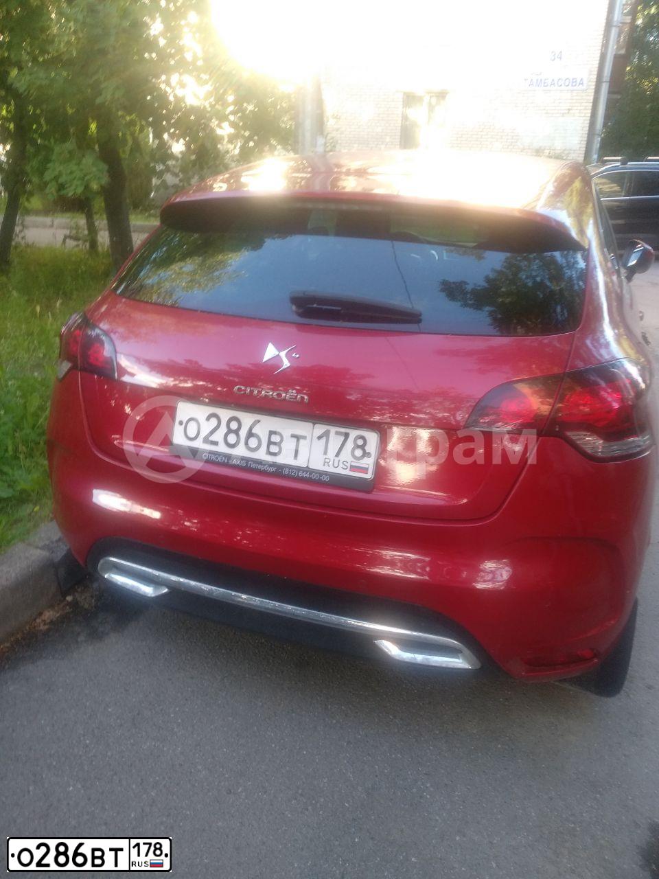 Фото автомобиля CITROEN DS4, 2013 — госномер О286ВТ178. Цвет: КРАСНЫЙ
