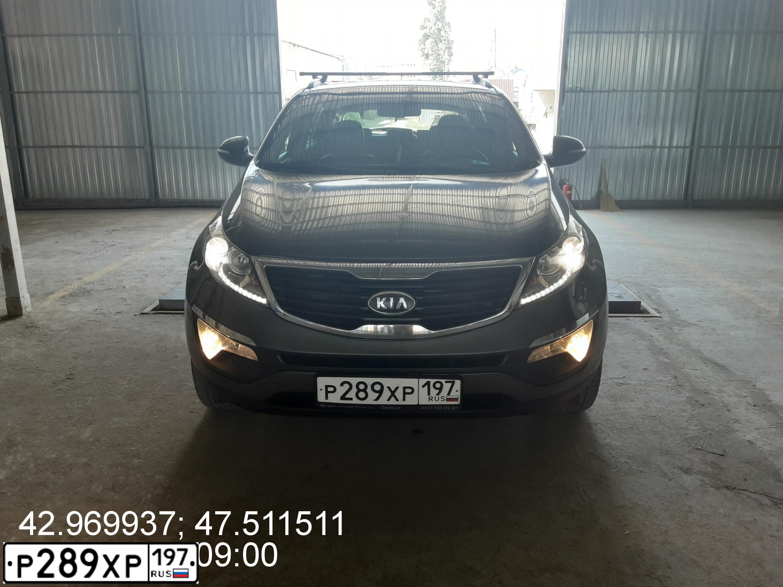 Фото автомобиля KIA SPORTAGE, 2012 — госномер Р815МР150. Цвет: Серебристый