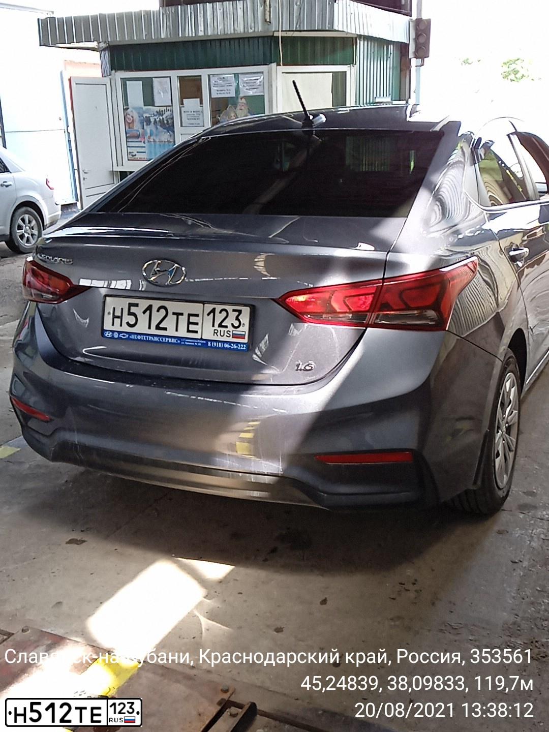 Фото автомобиля HYUNDAI SOLARIS, 2017 — госномер Н512ТЕ123. Цвет: Серый