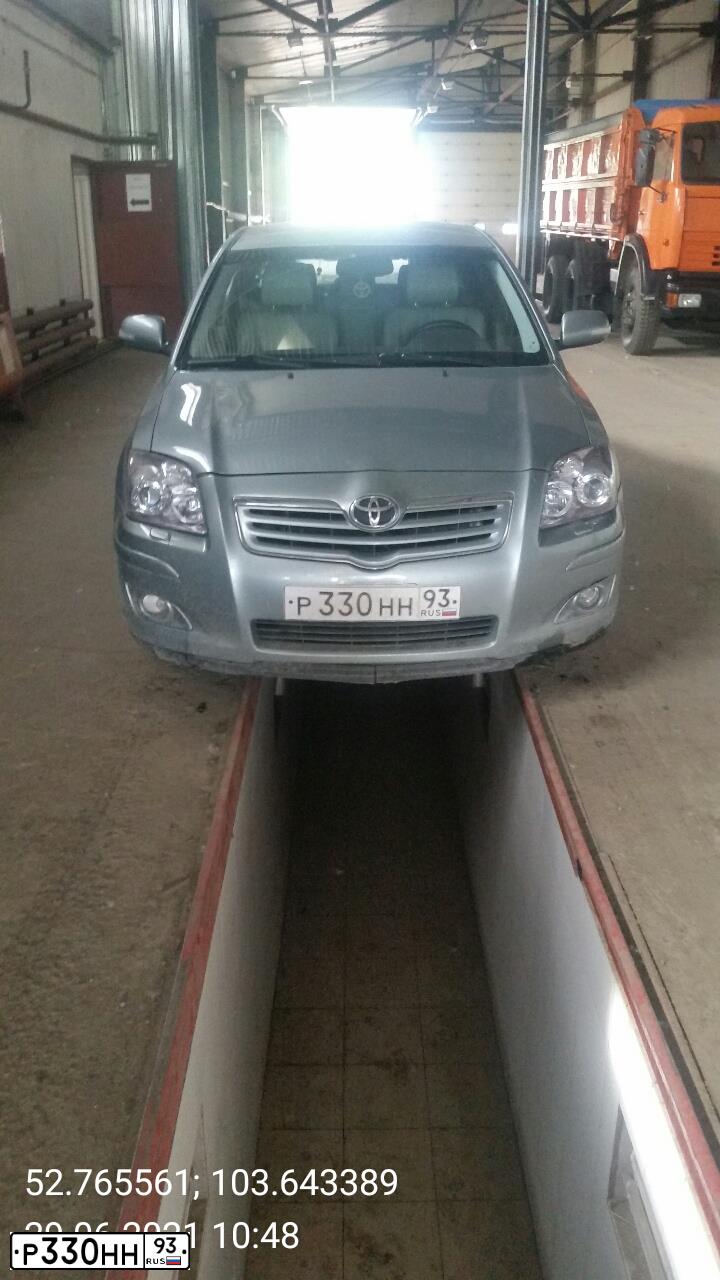 Фото автомобиля TOYOTA AVENSIS, 2007 — госномер Р330НН93. Цвет: Серебристый