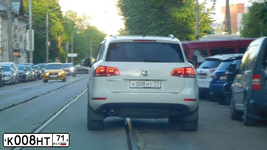 Фото автомобиля LADA 2108 SAMARA, 2002 — госномер К008НТ71. Цвет: ЗОЛОТИСТО-СЕРЫЙ
