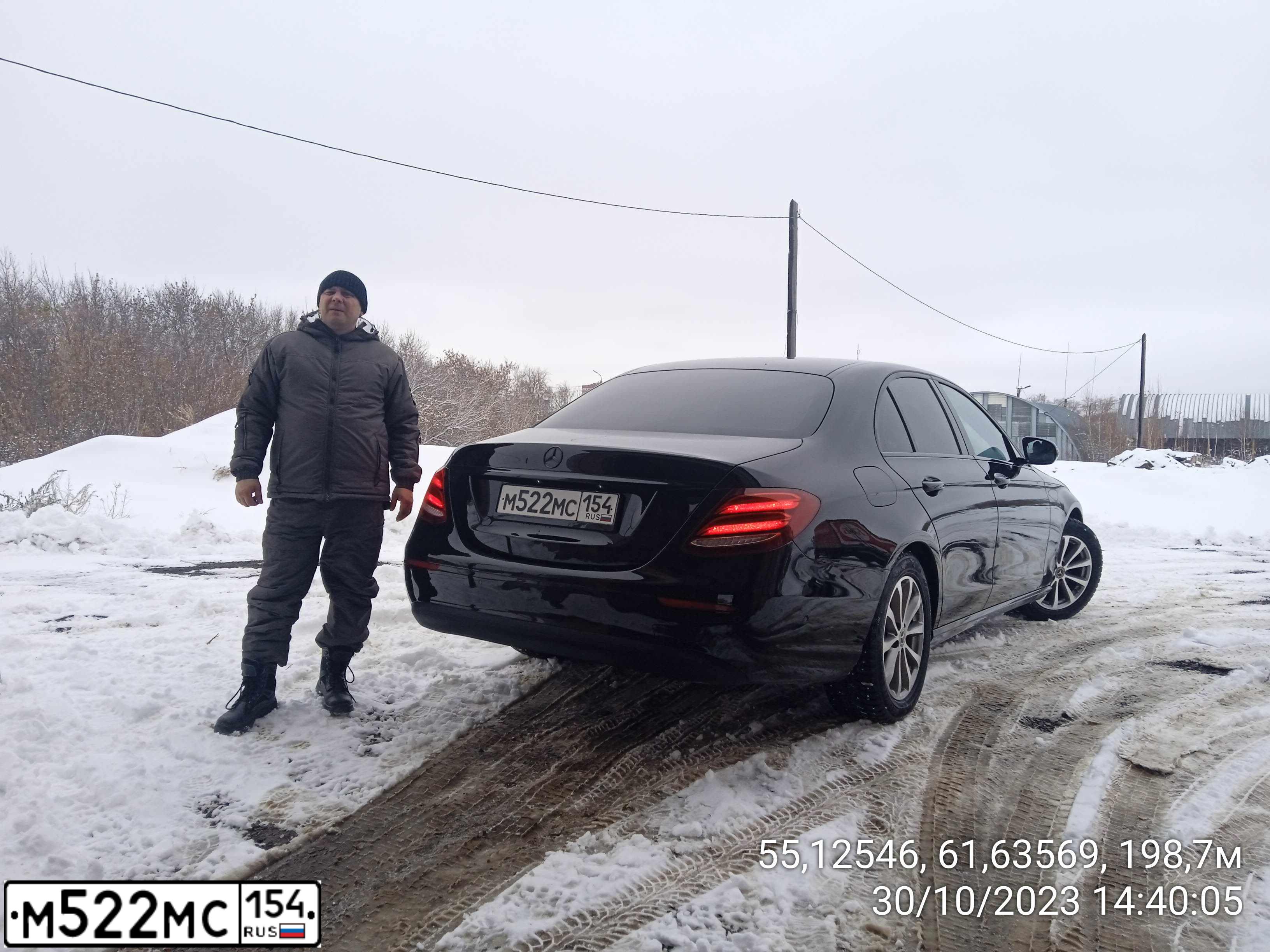 Фото автомобиля MERCEDES E-KLASSE, 2017 — госномер А303КК774. Цвет: ЧЕРНЫЙ