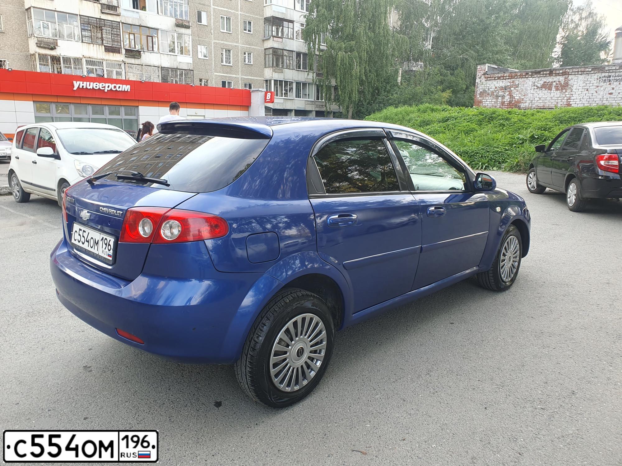 Фото автомобиля CHEVROLET LACETTI, 2007 — госномер С554ОМ196. Цвет: синий