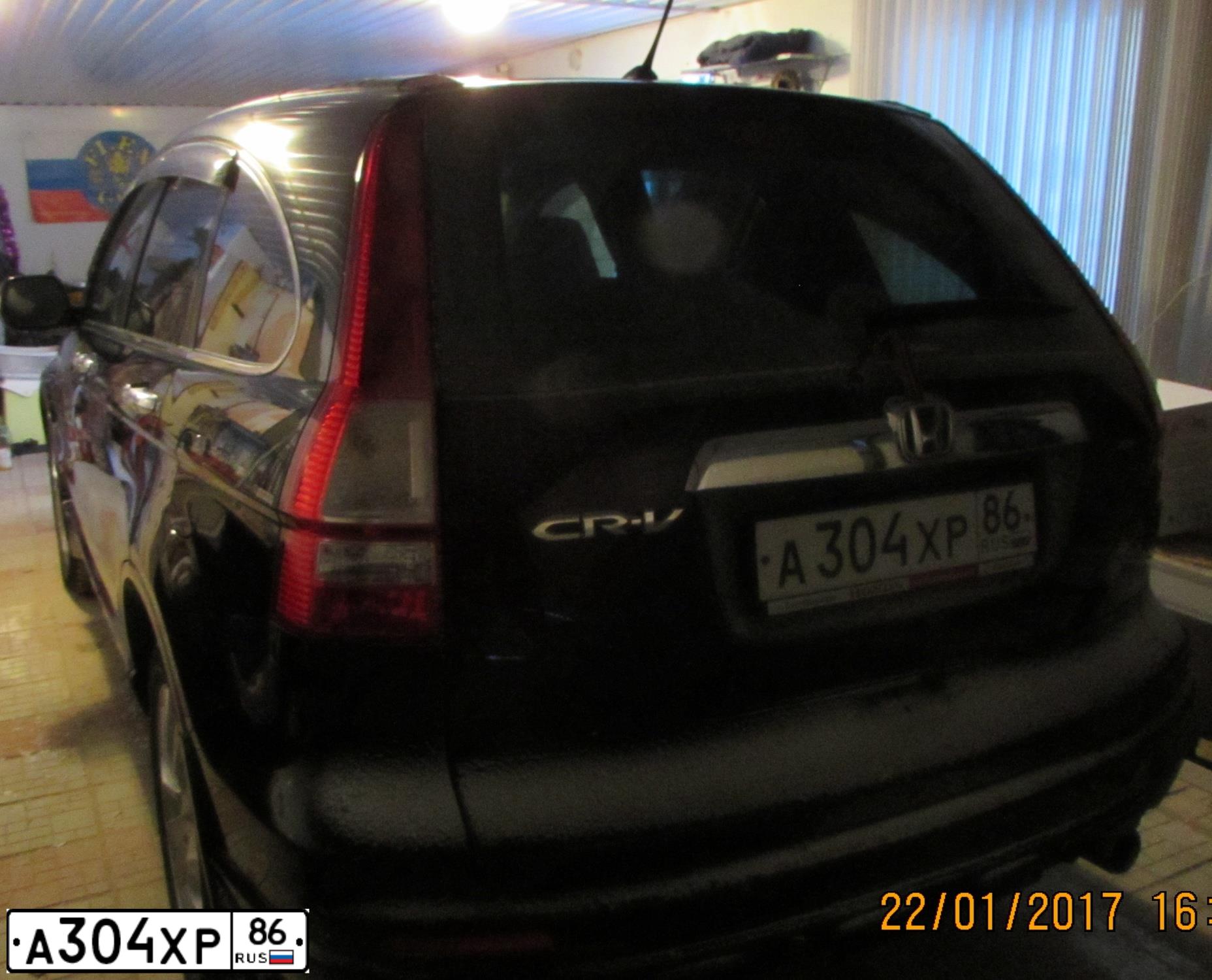 Фото автомобиля HONDA CR-V, 2011 — госномер А304ХР86. Цвет: ЧЕРНЫЙ