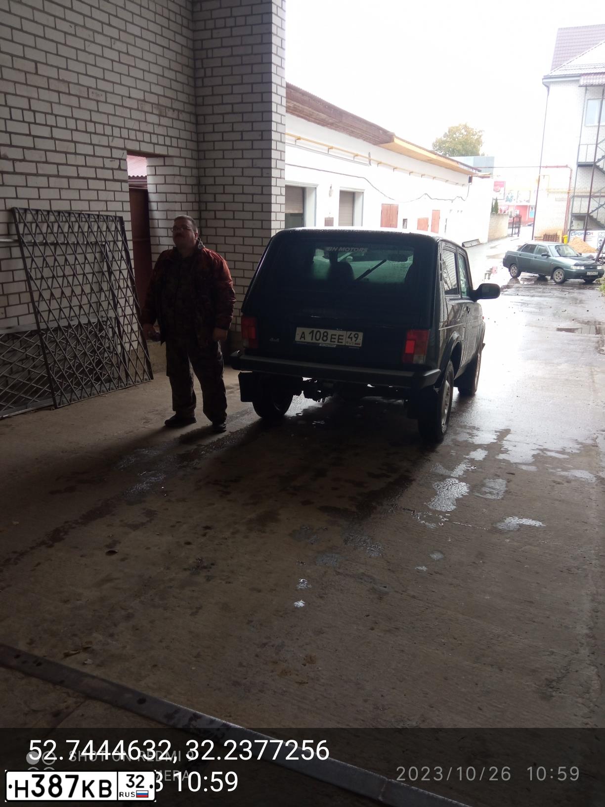 Фото автомобиля LADA 2121 NIVA, 2017 — госномер Р992АЕ32. Цвет: ТЕМНО - ЗЕЛЕНЫЙ